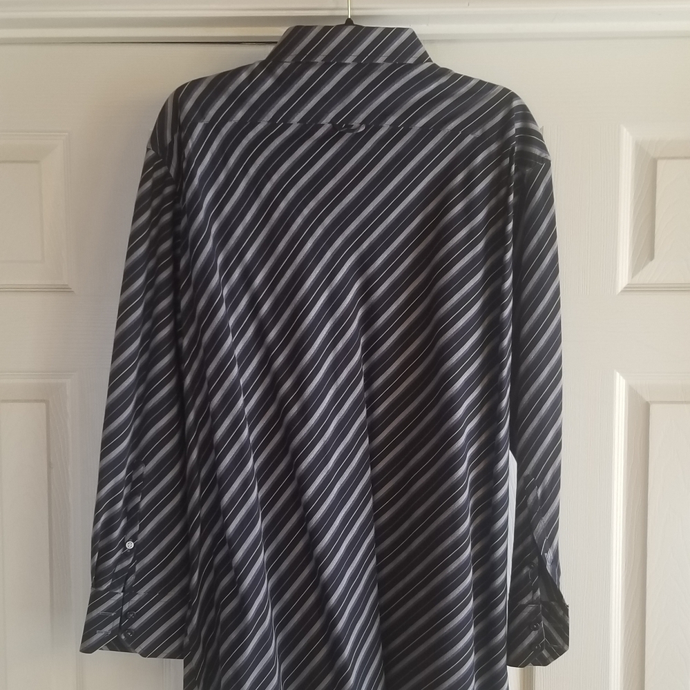 Clothing - Picture 3 of 3